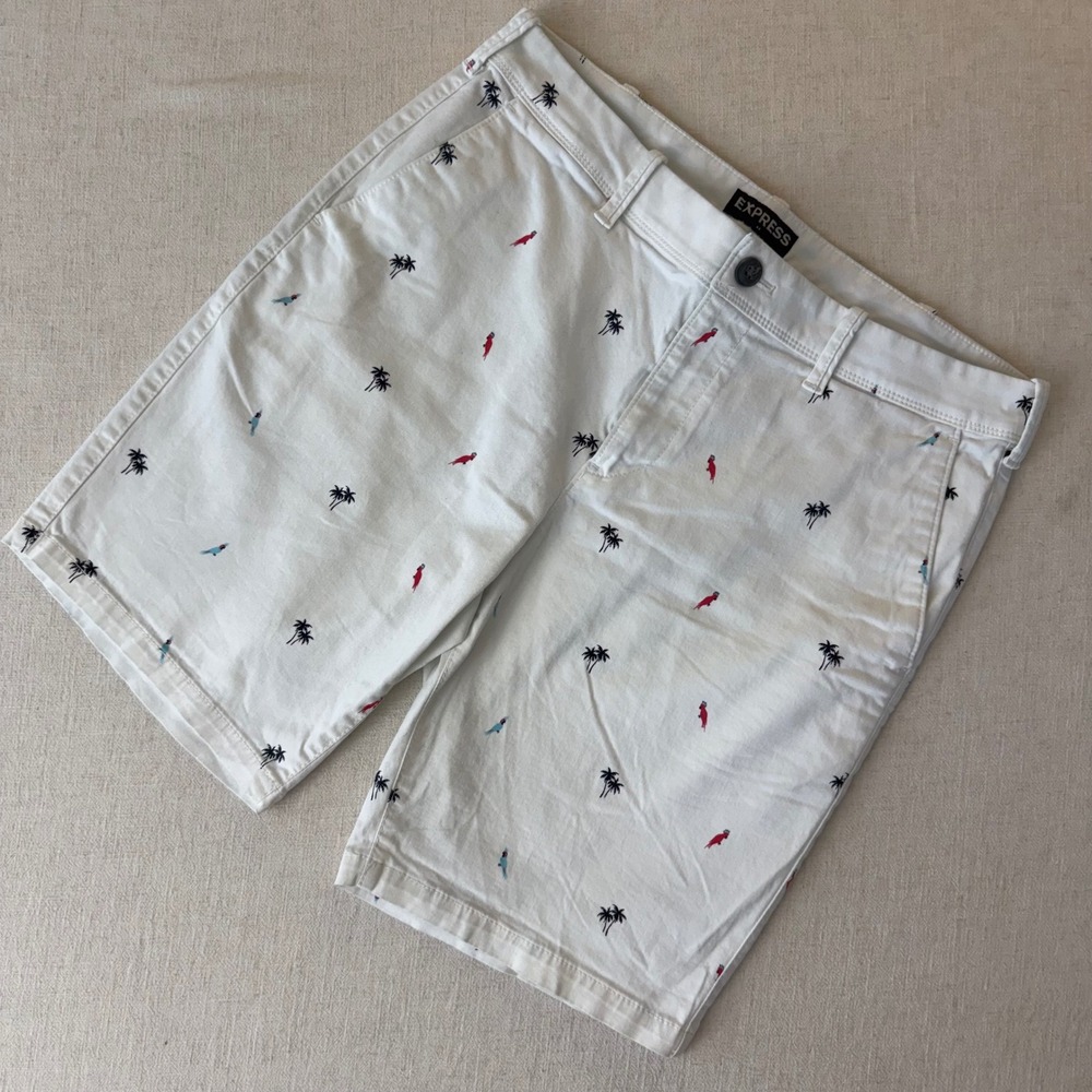Express Mens White Tropical Palm Tree Parrot Embroidered Chino Shorts Size 32
